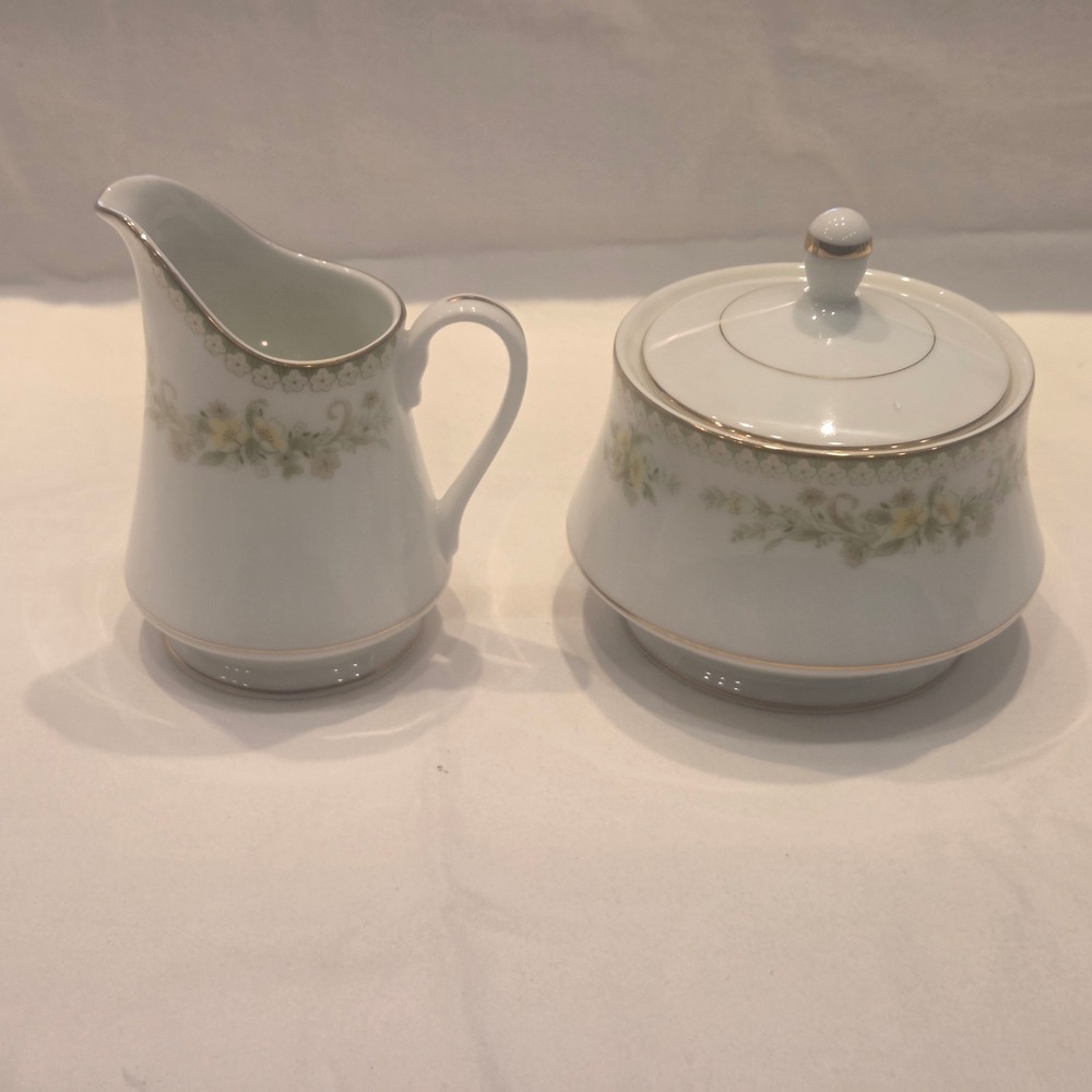 Mikasa Greenbriar L2014 Fine China Sugar Bowl and Creamer Set Floral Japan